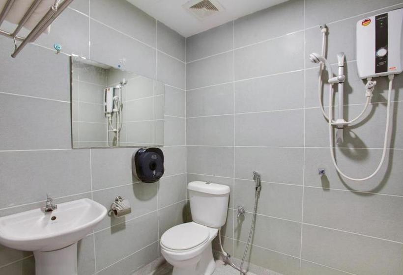 ホテル Oyo 89631 988