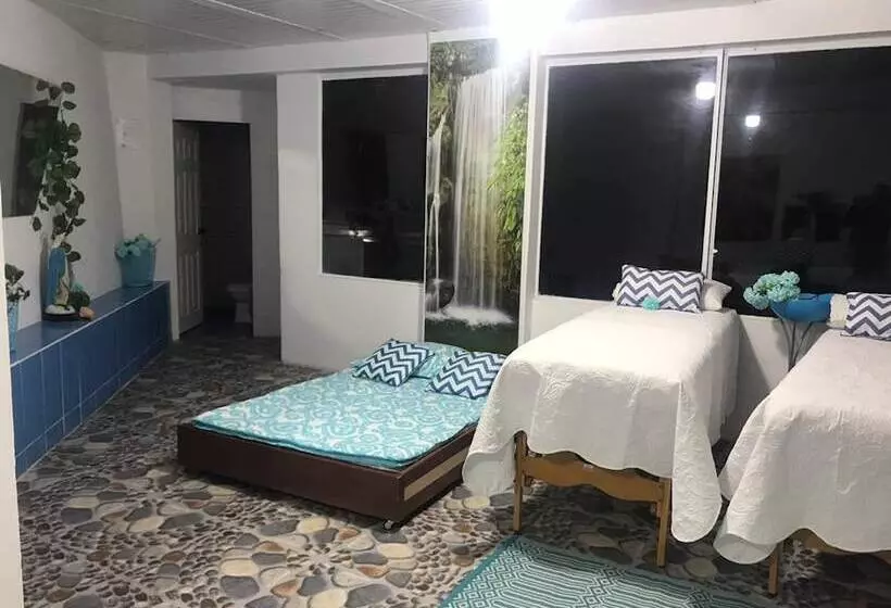 Hotelli Paradise Lake Finca