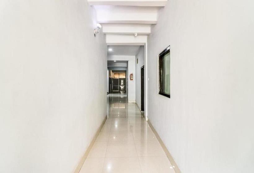 호텔 Oyo 65309 Chandni Palace