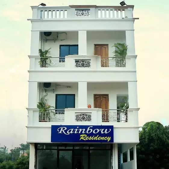 هتل Rainbow Residency