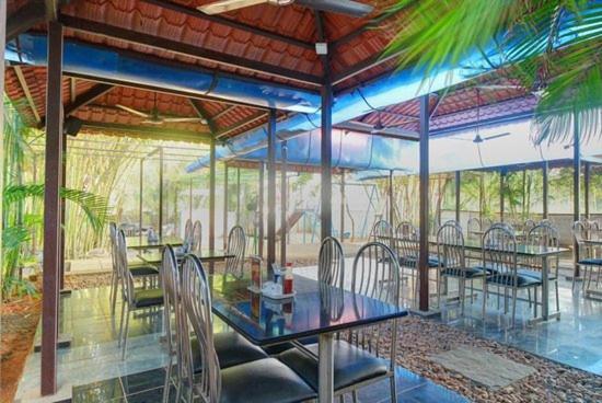 Hotel Rainbow Residency