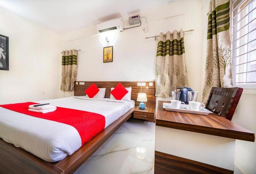 هتل Sports Icon Suites