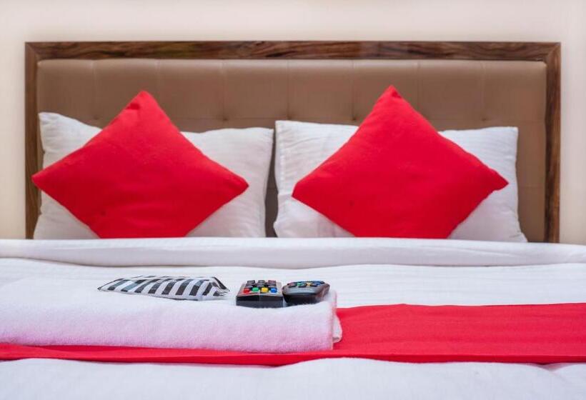 هتل Sports Icon Suites