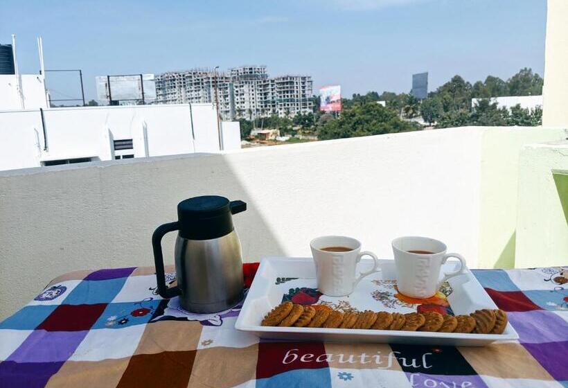 هتل Sports Icon Suites