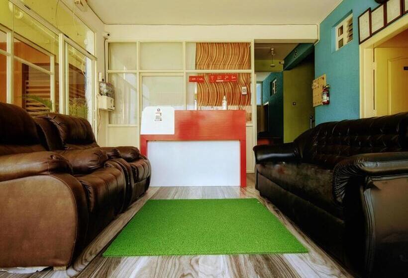 هتل Sports Icon Suites