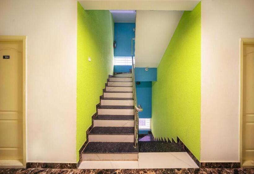 هتل Sports Icon Suites