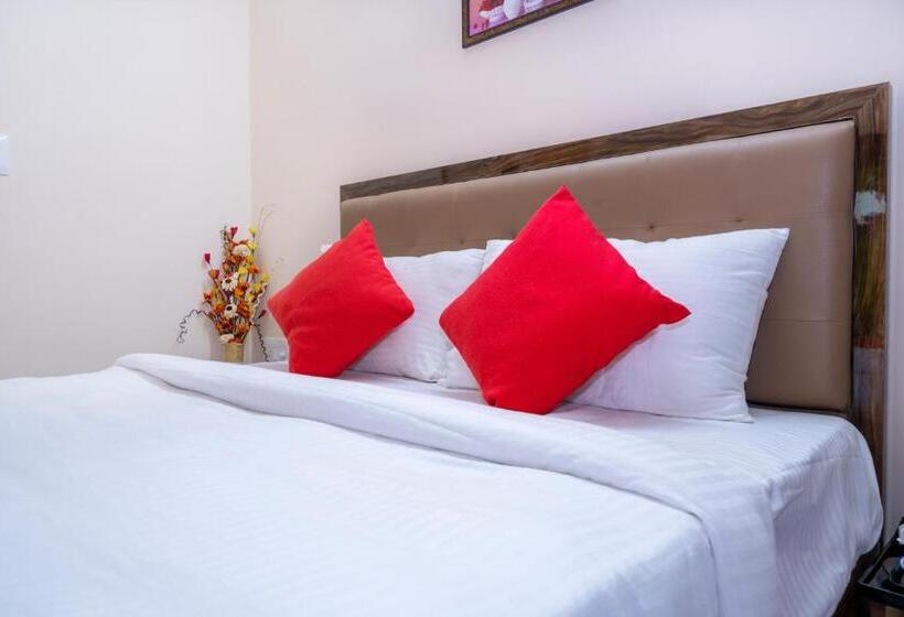 هتل Sports Icon Suites