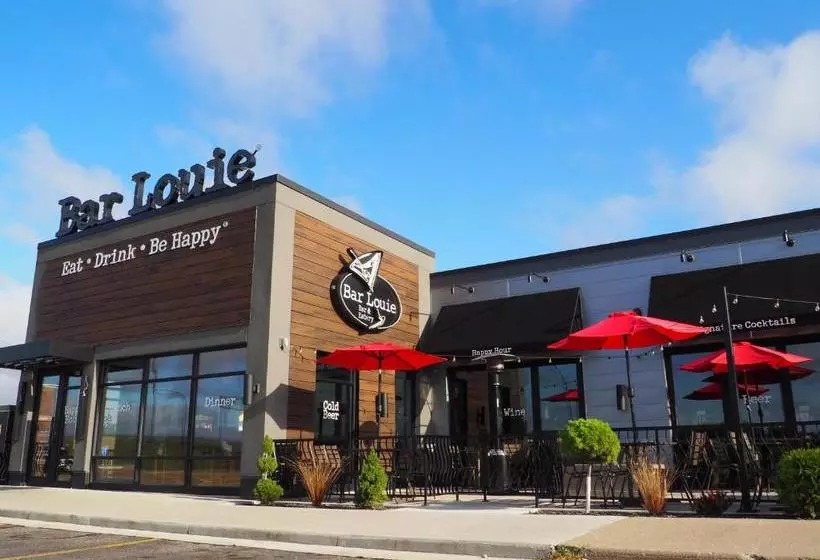 هتل Riverside Plaza