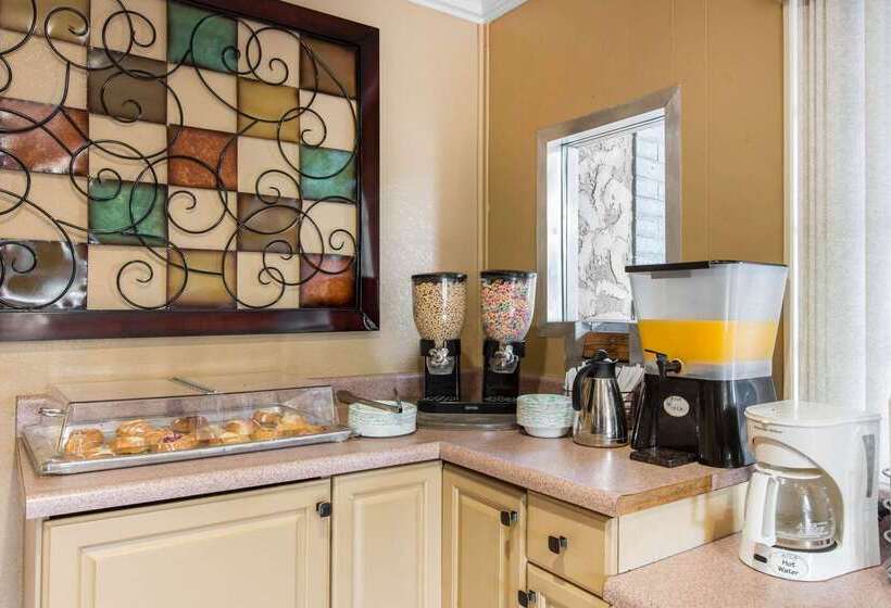 ホテル Rodeway Inn Escondido Downtown