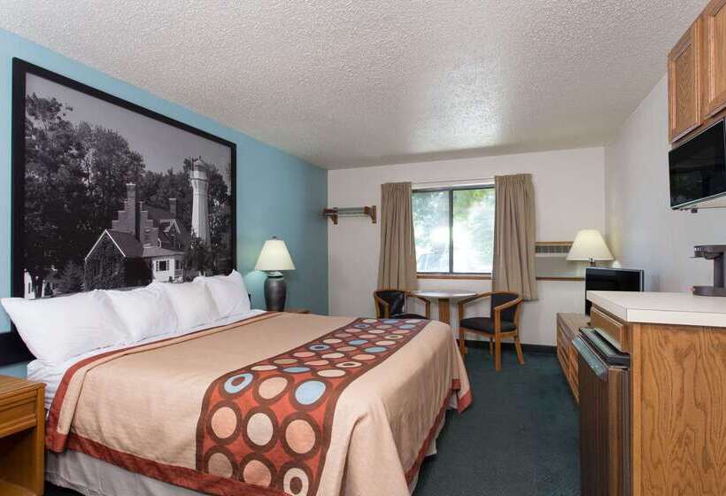 فندق Super 8 By Wyndham Houghton Lake