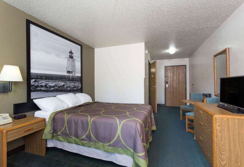 فندق Super 8 By Wyndham Houghton Lake