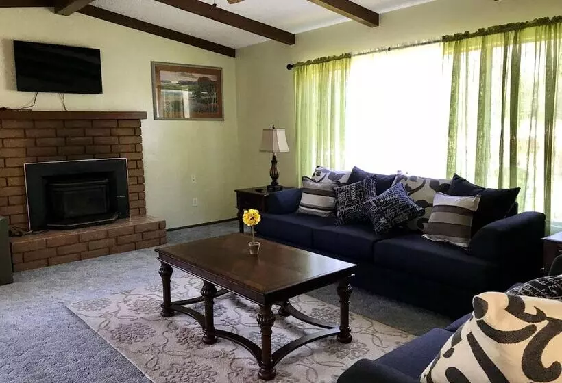 Отель The River Inn