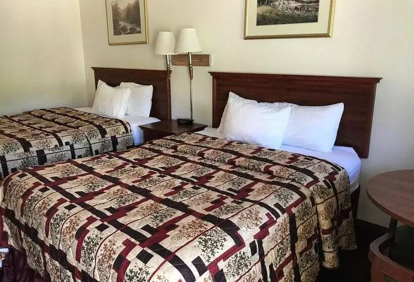 Отель The River Inn