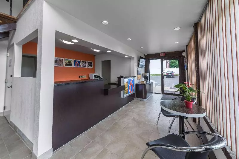 Motel 6 Warminster, Pa