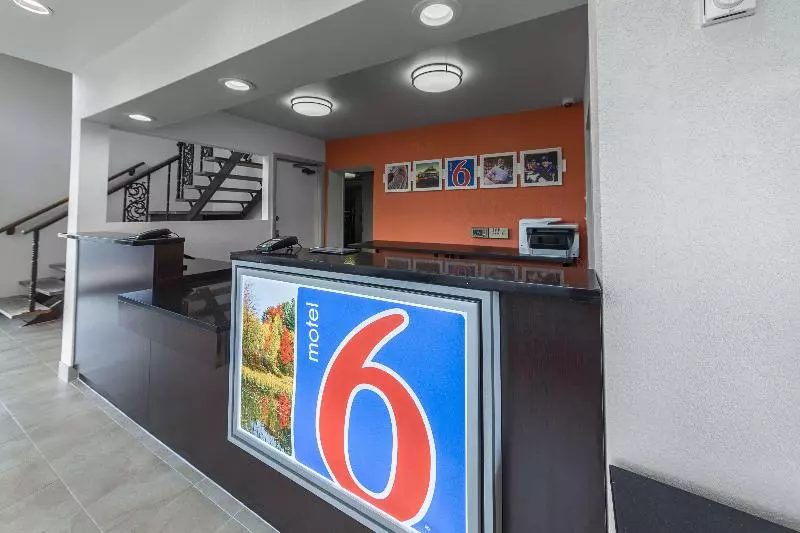 Motel 6 Warminster, Pa