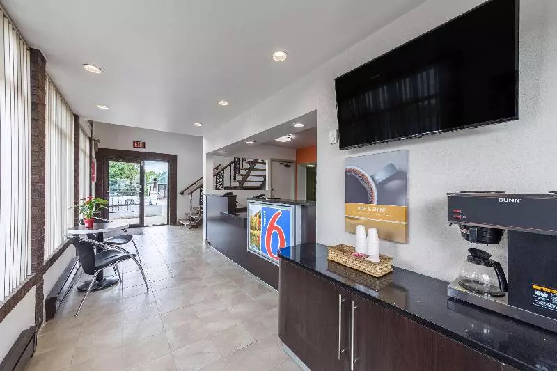 Motel 6 Warminster, Pa