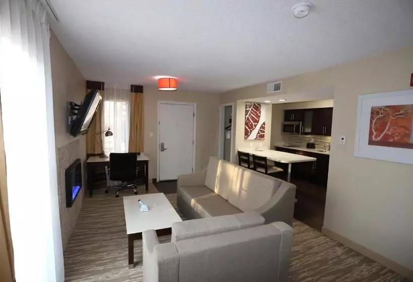 إقامة Hawthorn Suites By Wyndham Detroit Southfield