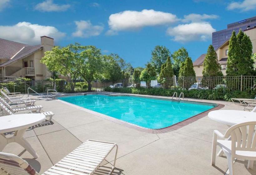 דירת נופש Hawthorn Suites By Wyndham Detroit Southfield