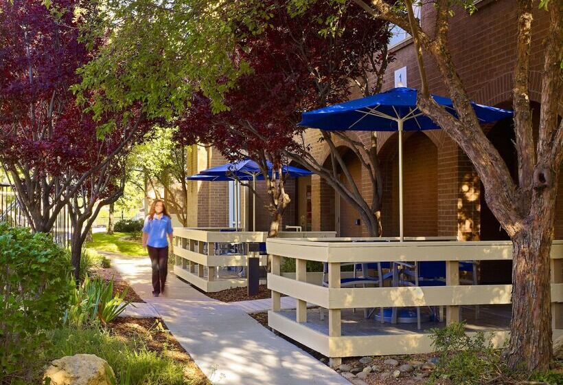 إقامة Sonesta Es Suites Flagstaff