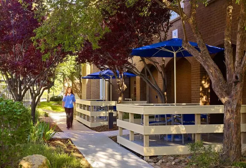 اقامتگاه Sonesta Es Suites Flagstaff