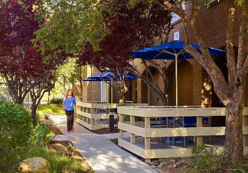 اقامتگاه Sonesta Es Suites Flagstaff