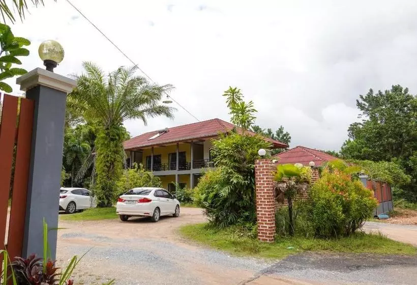 Hotelli Baan Subtawee