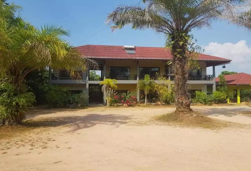 Hotelli Baan Subtawee