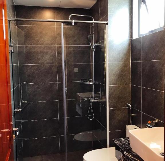 هتل Hưng Thành Luxury  & Apartments