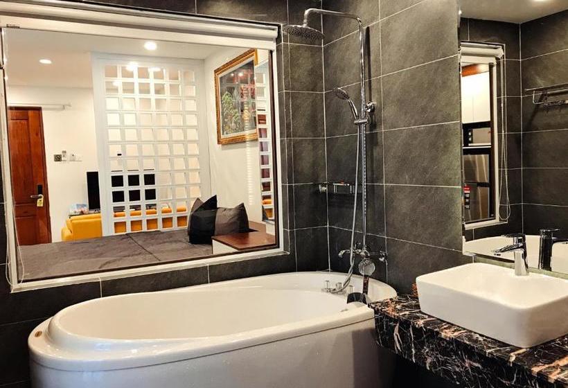 هتل Hưng Thành Luxury  & Apartments