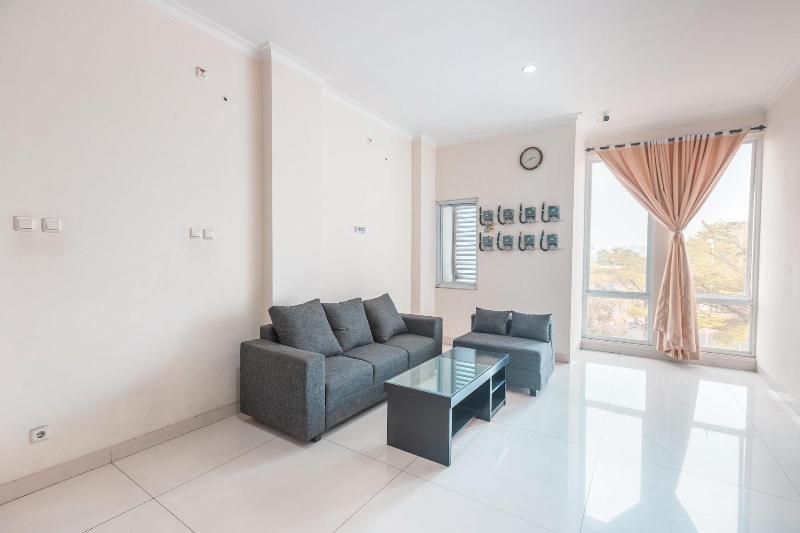 فندق Reddoorz Near Universitas Esa Unggul Bekasi Harapan Indah