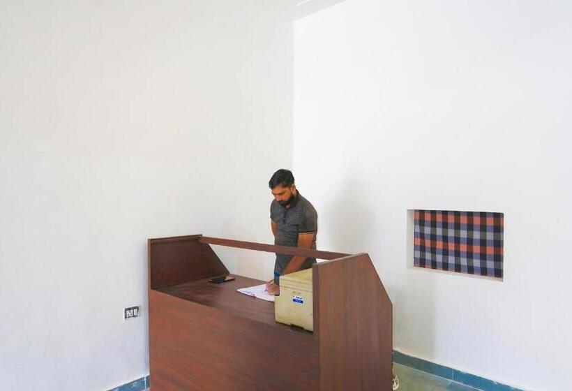 Hotel Spot On 62980 Shiva Residency