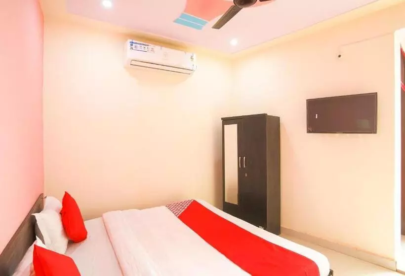 Hotelli Spot On 62980 Shiva Residency