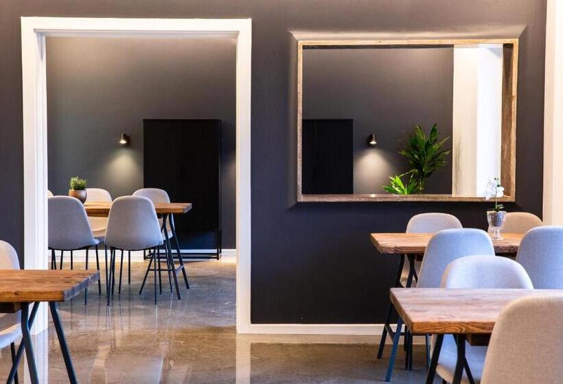 בית מלון כפרי B