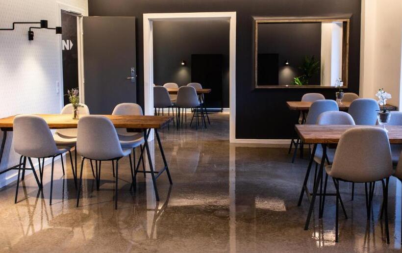 בית מלון כפרי B