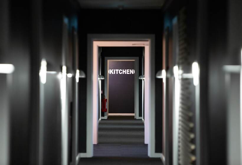 בית מלון כפרי B