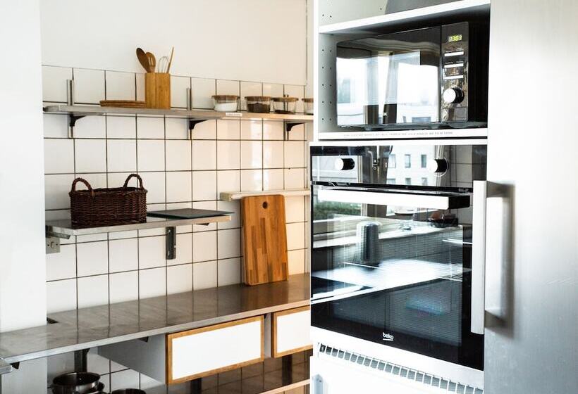 בית מלון כפרי B