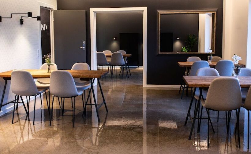 בית מלון כפרי B