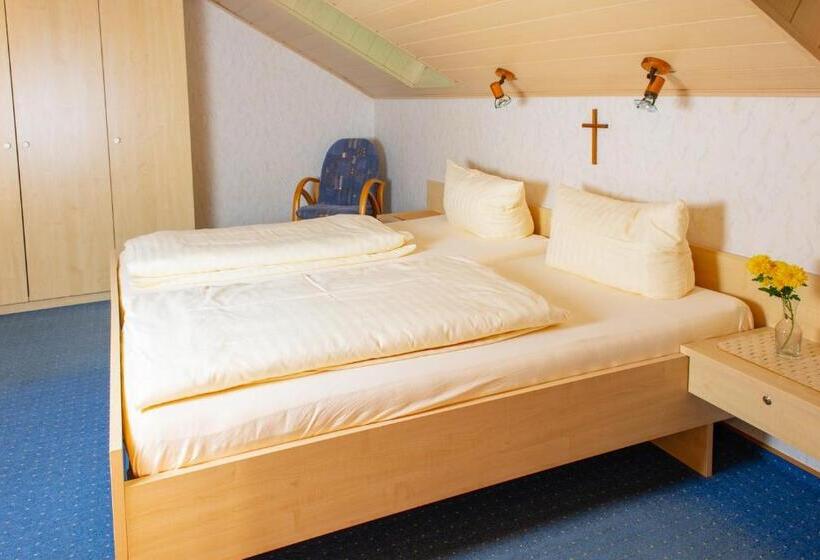 Szálloda Christliche Gästehäuser Weinstraße