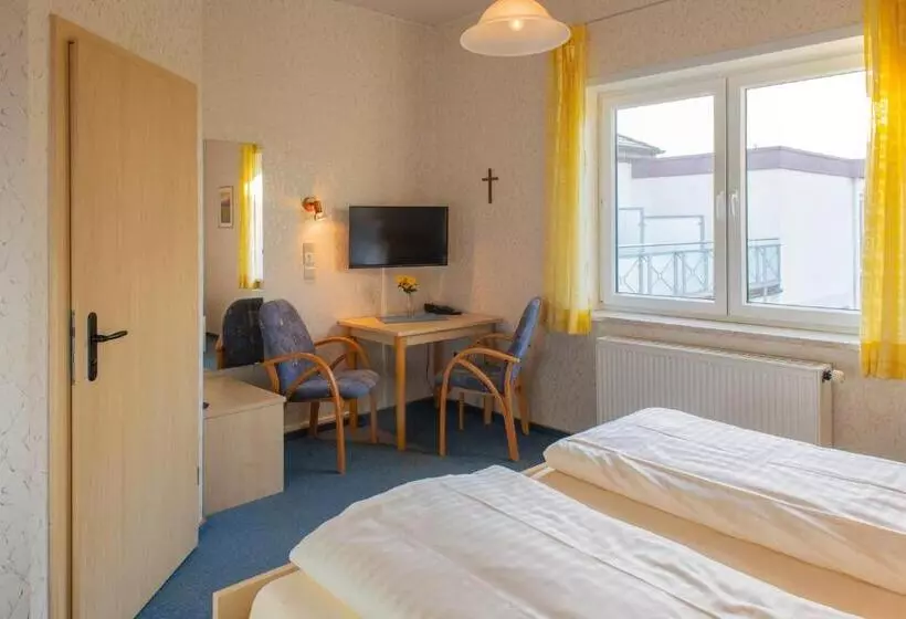 ホテル Christliche Gästehäuser Weinstraße