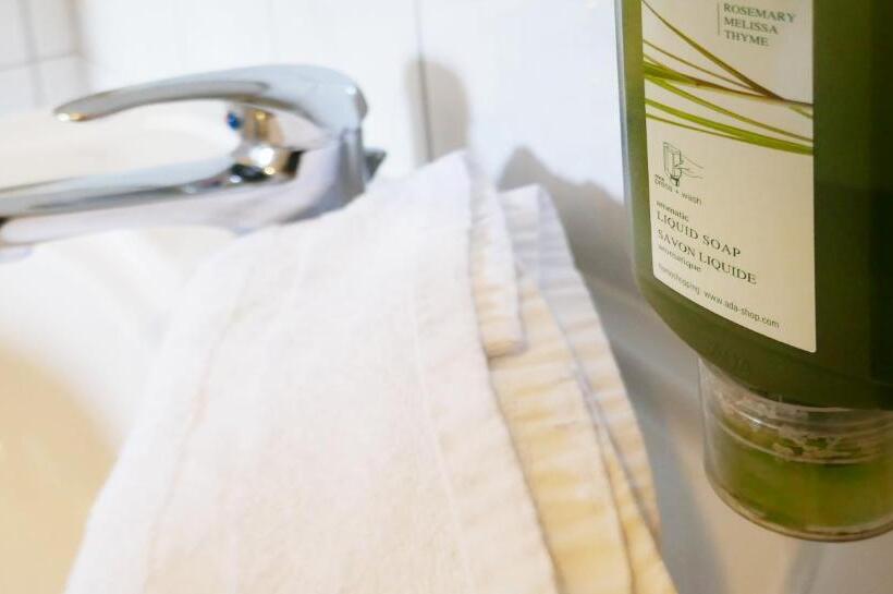 Szálloda Christliche Gästehäuser Weinstraße