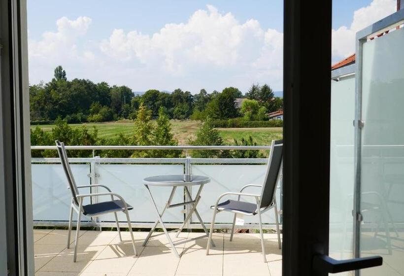 Szálloda Christliche Gästehäuser Weinstraße