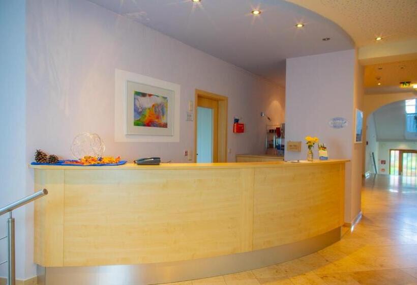 Szálloda Christliche Gästehäuser Weinstraße