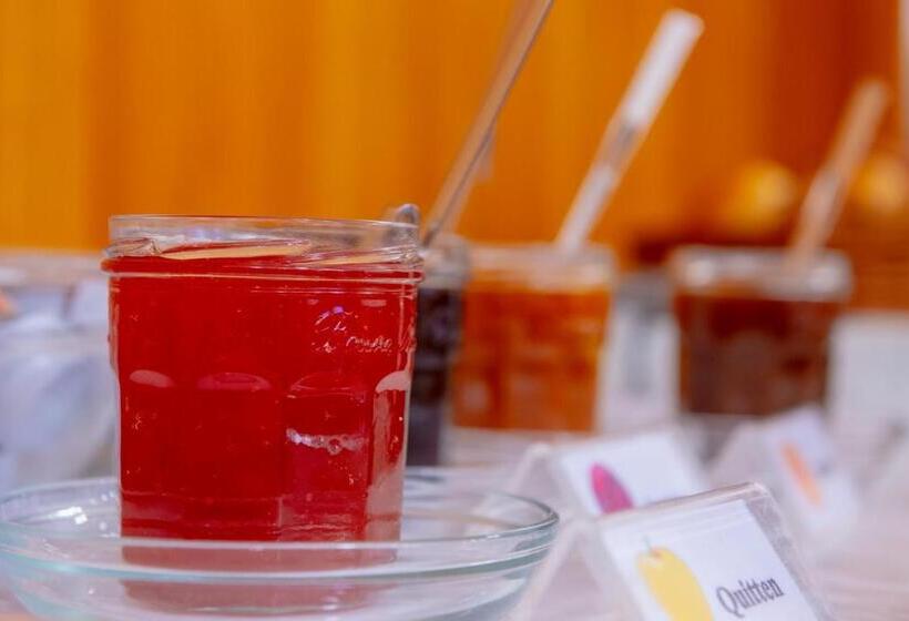 Szálloda Christliche Gästehäuser Weinstraße