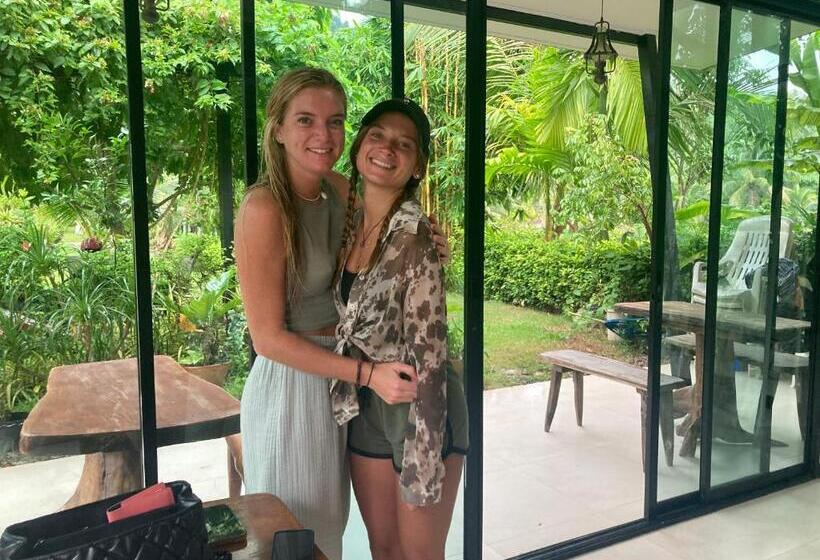 酒店 Serene Lanta Resort