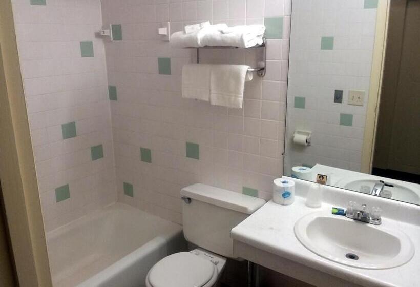 فندق على الطريق Walton Inn