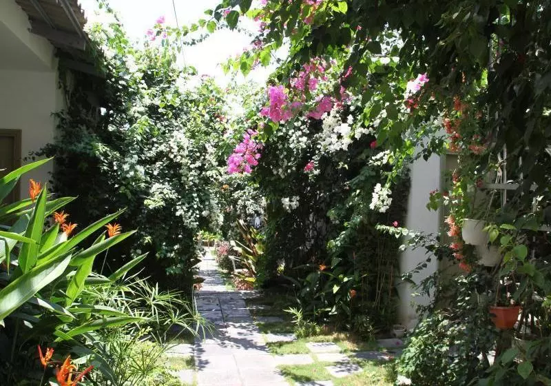هتل Sunshine Bungalow