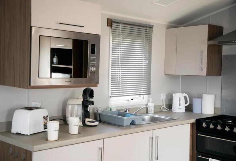 51 Lytchett Bay View, 3 Bed, Rockley Park Poole