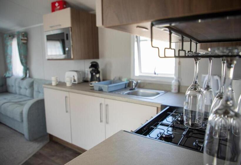 51 Lytchett Bay View, 3 Bed, Rockley Park Poole