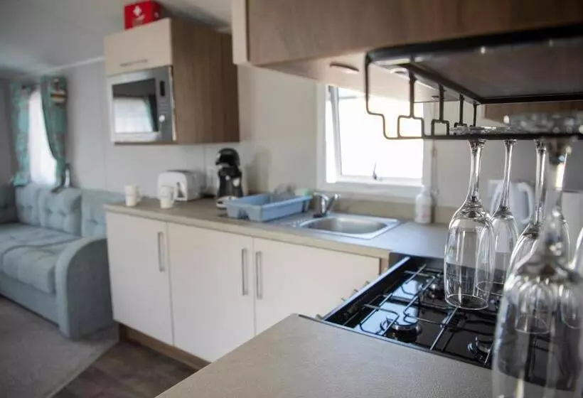 51 Lytchett Bay View, 3 Bed, Rockley Park Poole