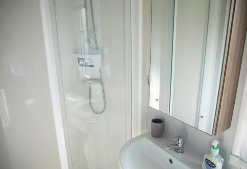 51 Lytchett Bay View, 3 Bed, Rockley Park Poole